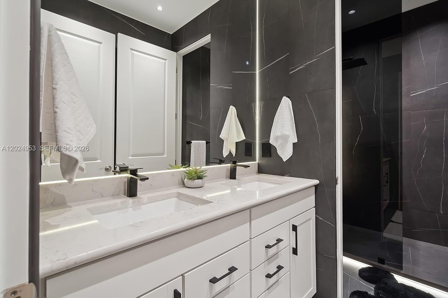  5 / 3 2501 sq. ft. $ 2026-05-26 0 Photo