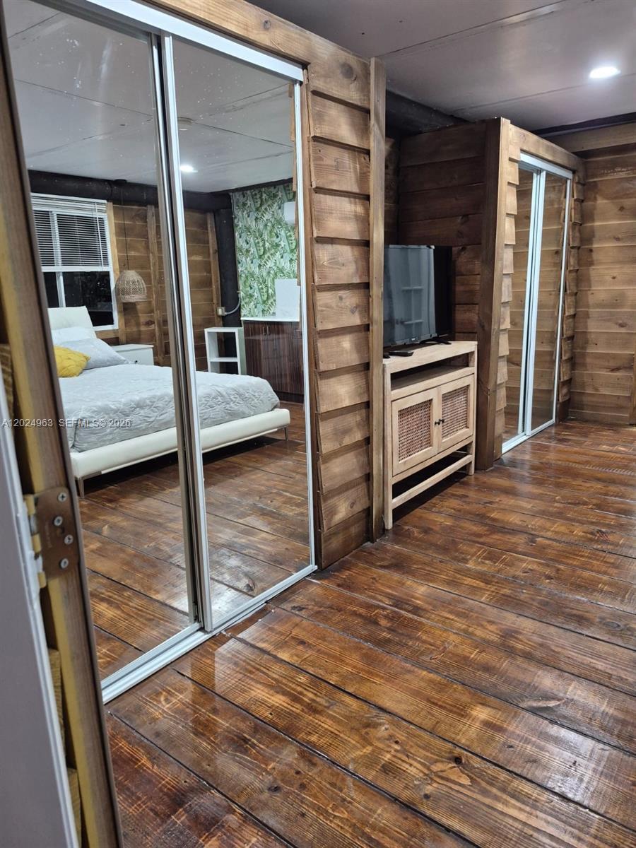 See details / sq. ft. $ 2026-05-26 0 Photo