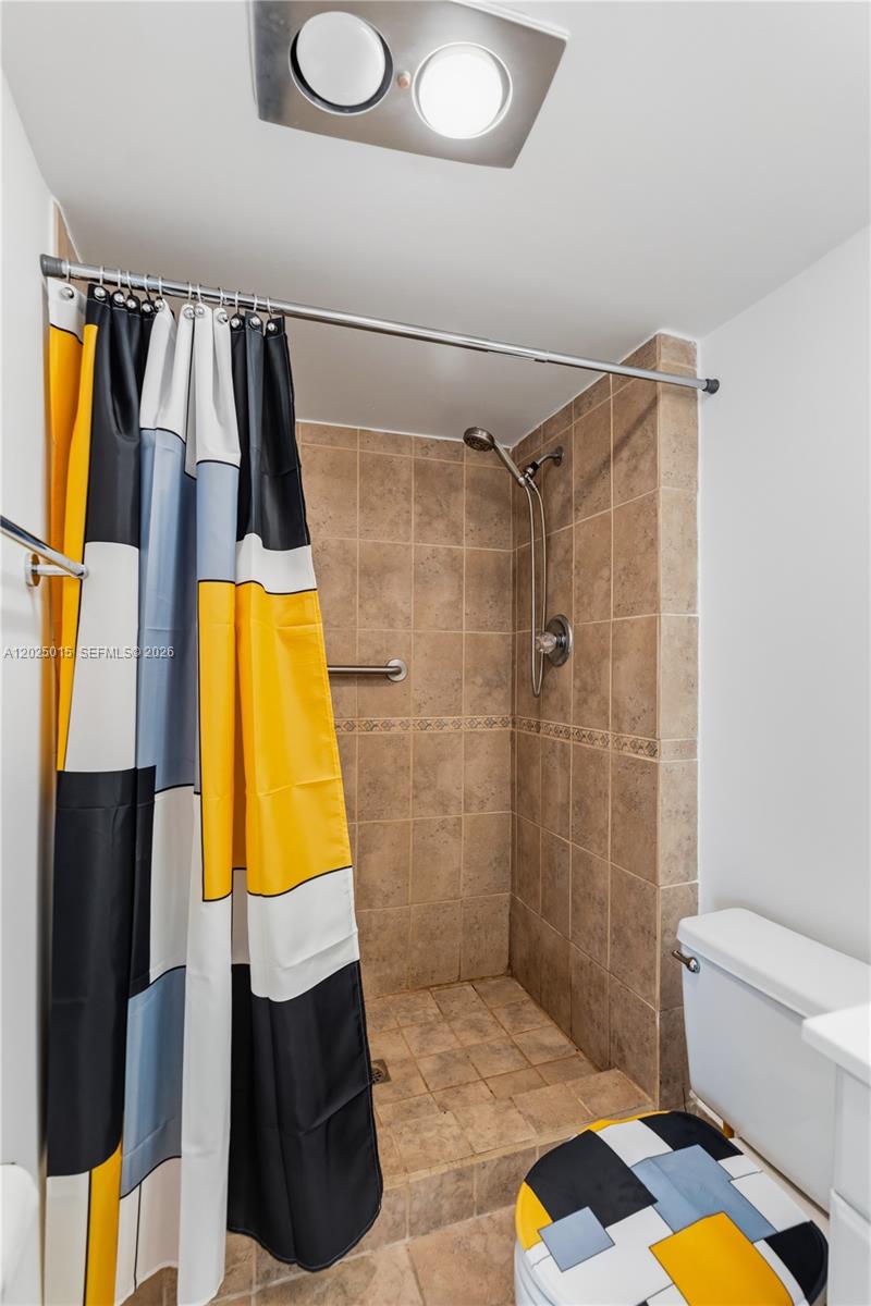 Photo of 3625 Country Club Dr  #402, Aventura, Florida, 33180 - 