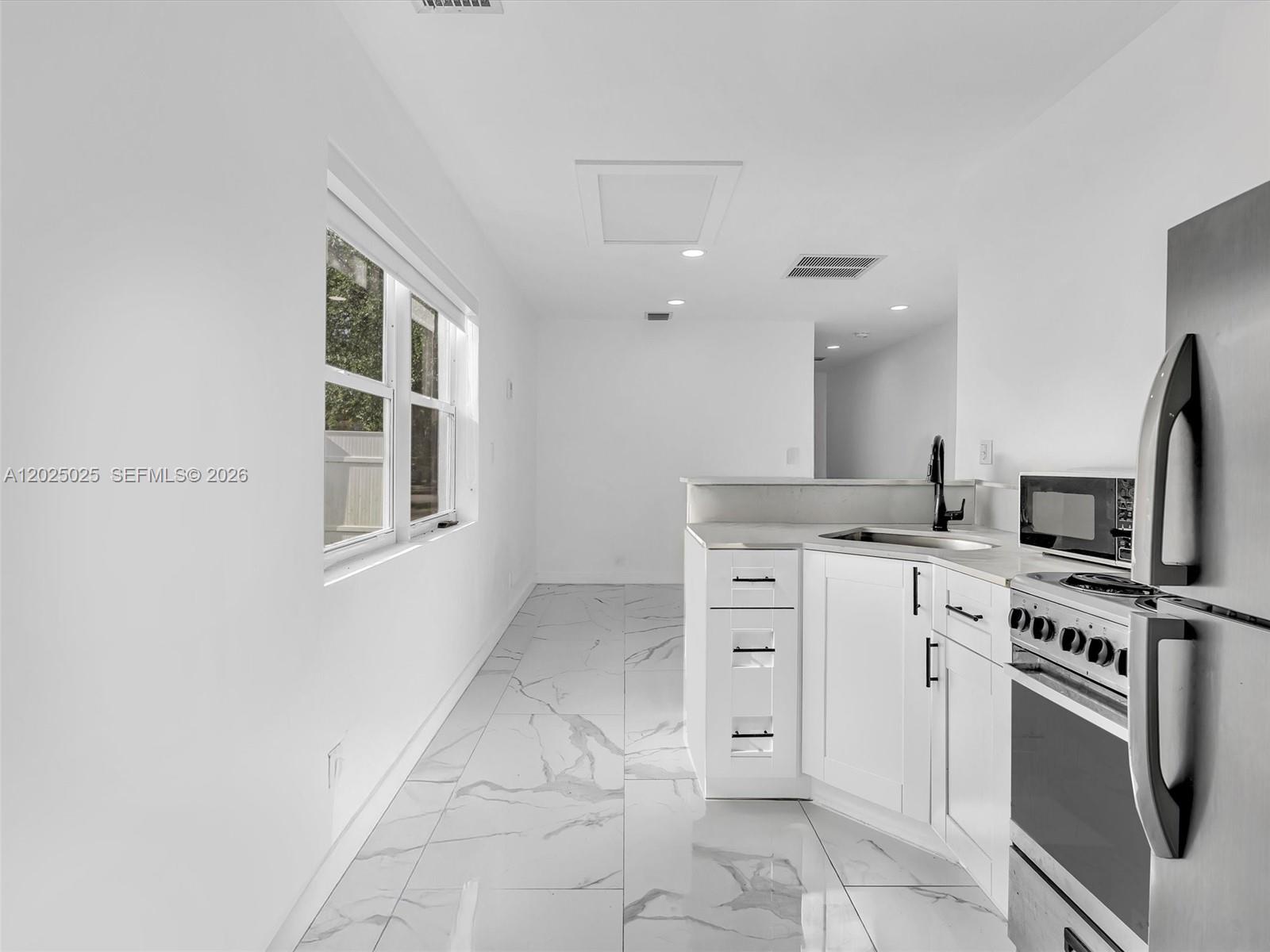   /   sq. ft. $ 2026-05-26 0 Photo