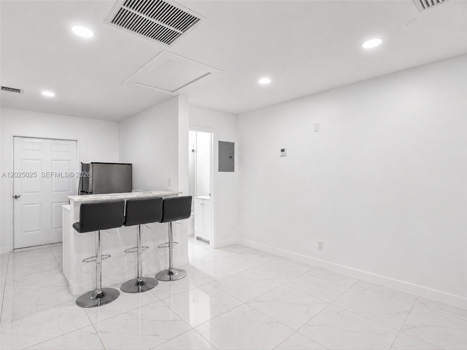   /   sq. ft. $ 2026-05-26 0 Photo