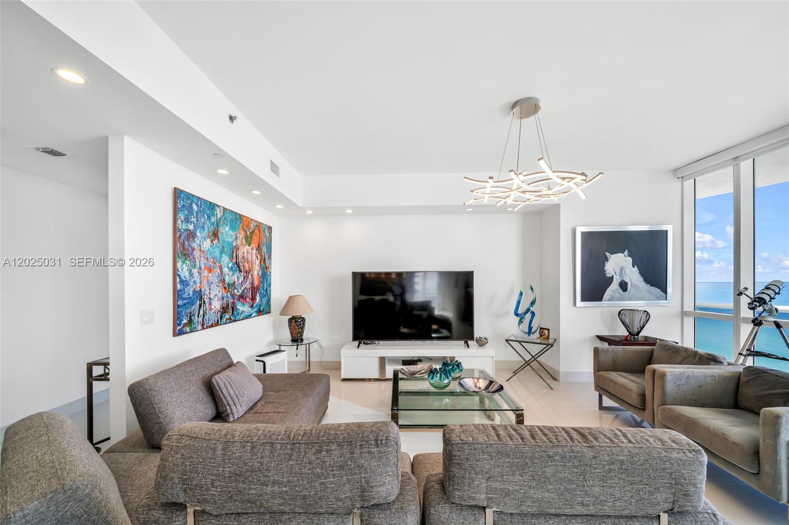 See details 701 3 / 4 2768 sq. ft. $ 2026-05-26 0 Photo