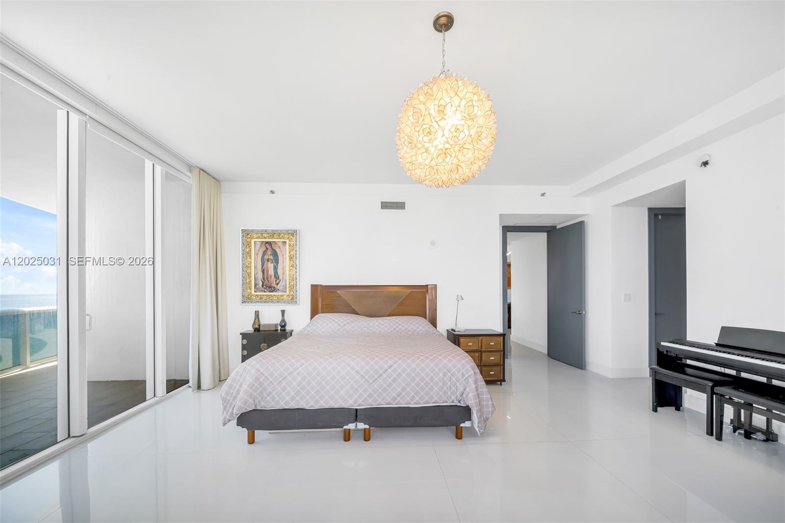 See details 701 3 / 4 2768 sq. ft. $ 2026-05-26 0 Photo