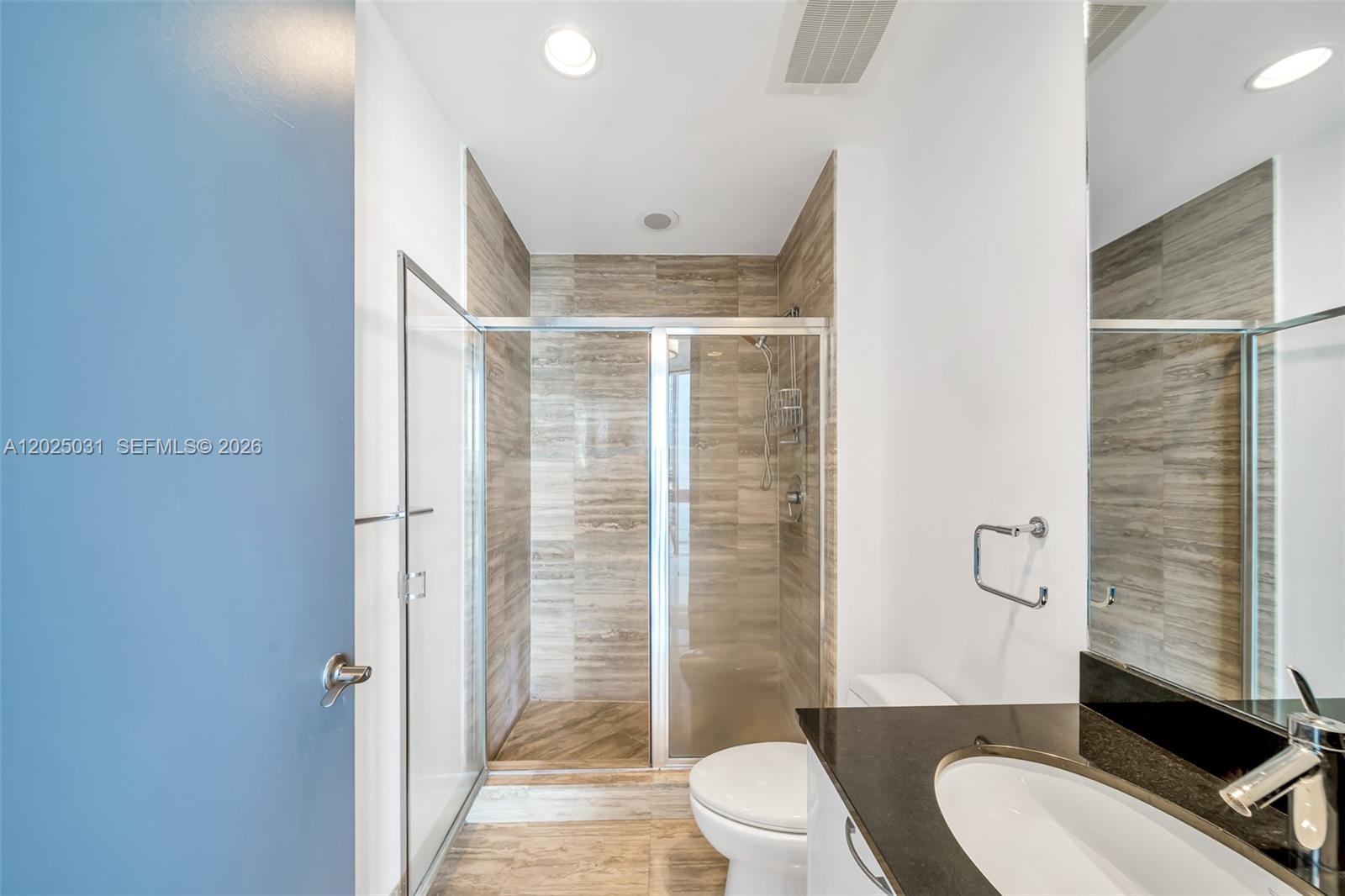 See details 701 3 / 4 2768 sq. ft. $ 2026-05-26 0 Photo