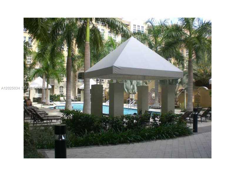 Photo of 3001 185 ST  #624, Aventura, Florida, 33180 - Swimming Pool/Hot Tub/Sauna