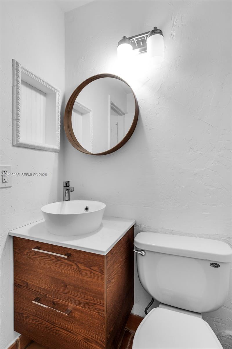 Photo of 20908 Leeward Ct (20908), Aventura, Florida, 33180 - 1/2 BATHROOM