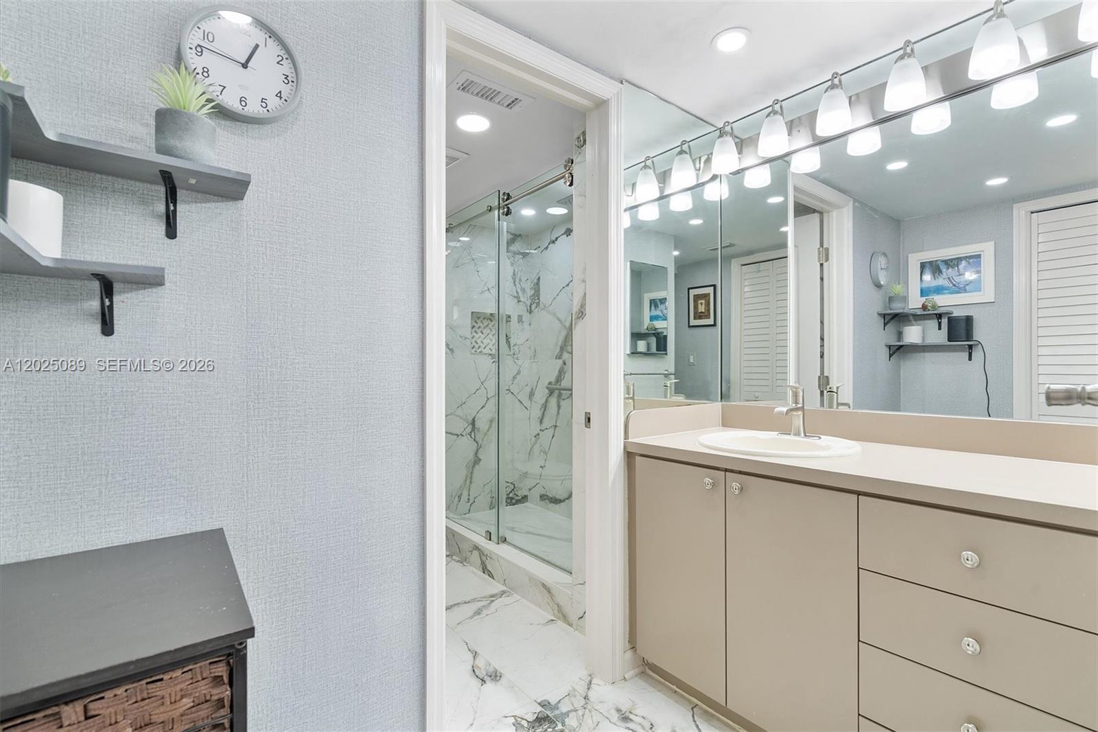 Photo of 20379 Country Club Dr  #2535, Aventura, Florida, 33180 - 