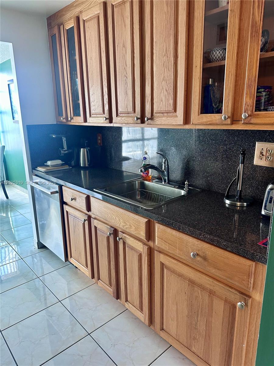 See details 1905 1 / 2 1104 sq. ft. $ 2026-05-26 0 Photo
