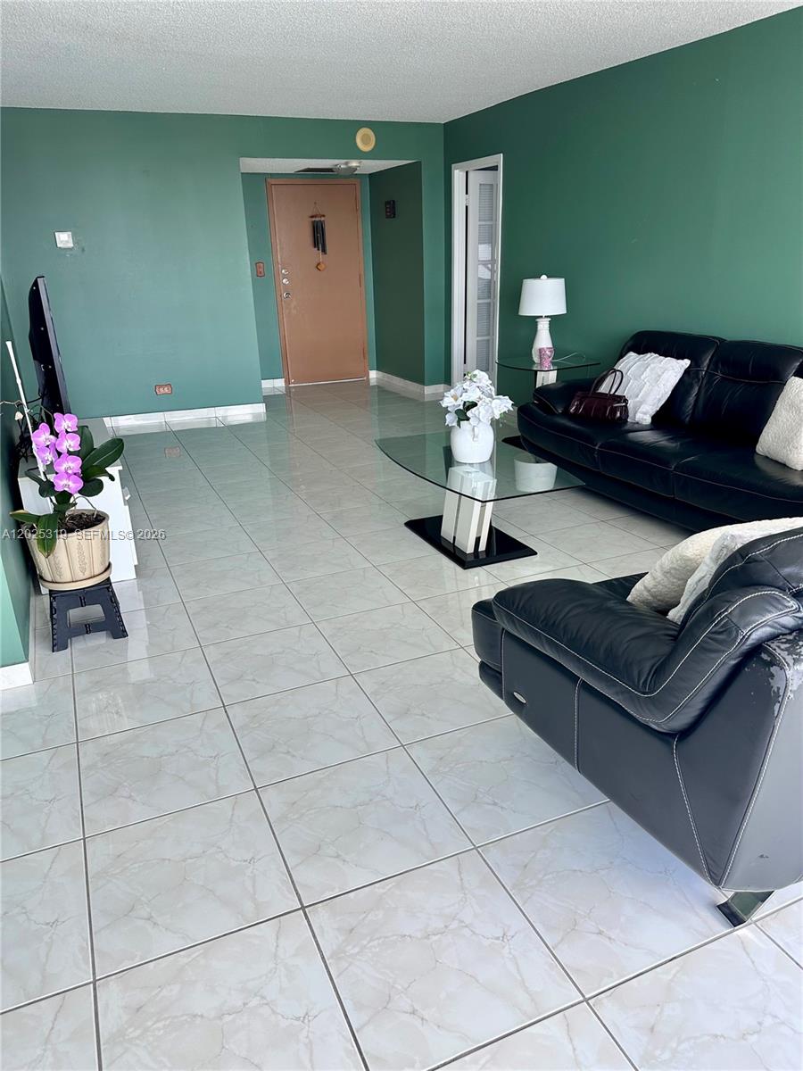 See details 1905 1 / 2 1104 sq. ft. $ 2026-05-26 0 Photo