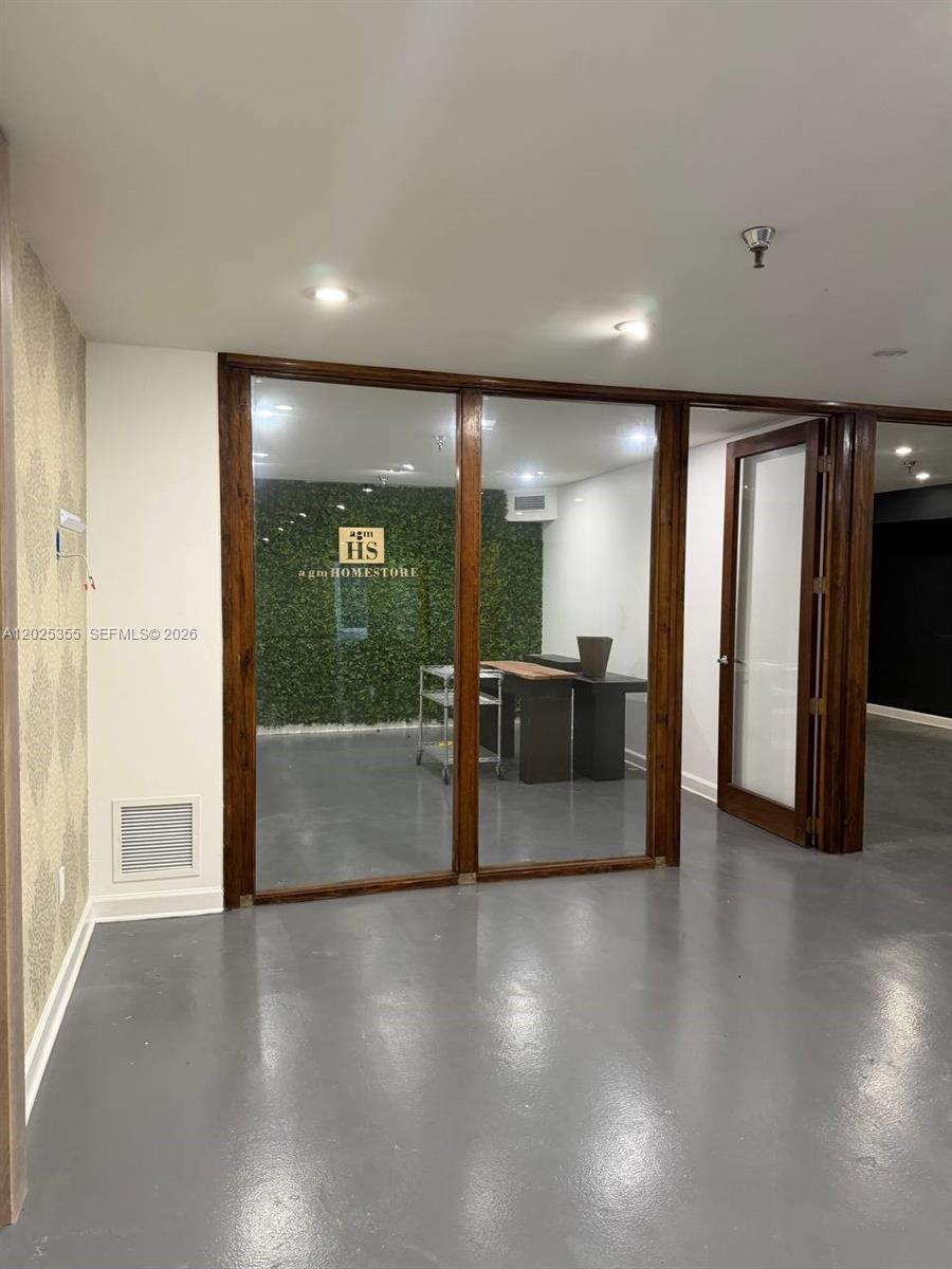 See details 3002 / sq. ft. $ 2026-05-26 0 Photo