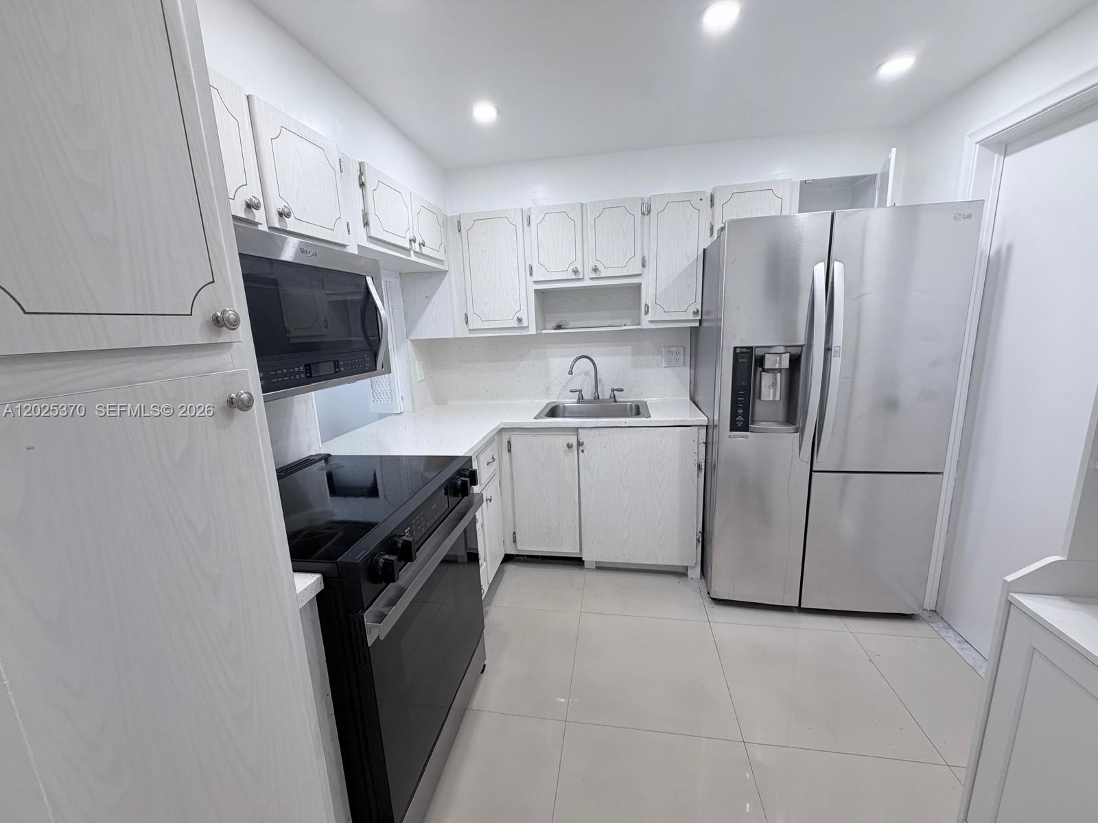 Photo of 1825 Ocean Dr  #611, Hallandale Beach, Florida, 33009 - 