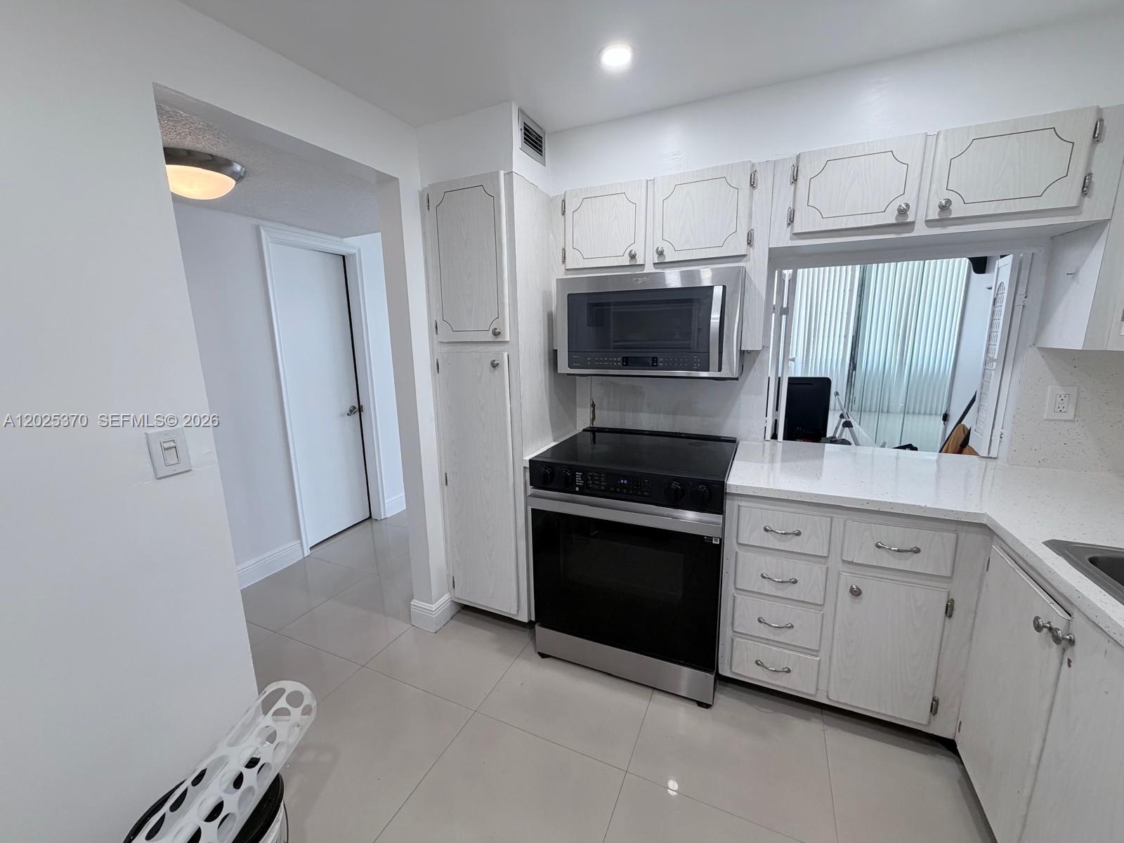 Photo of 1825 Ocean Dr  #611, Hallandale Beach, Florida, 33009 - 
