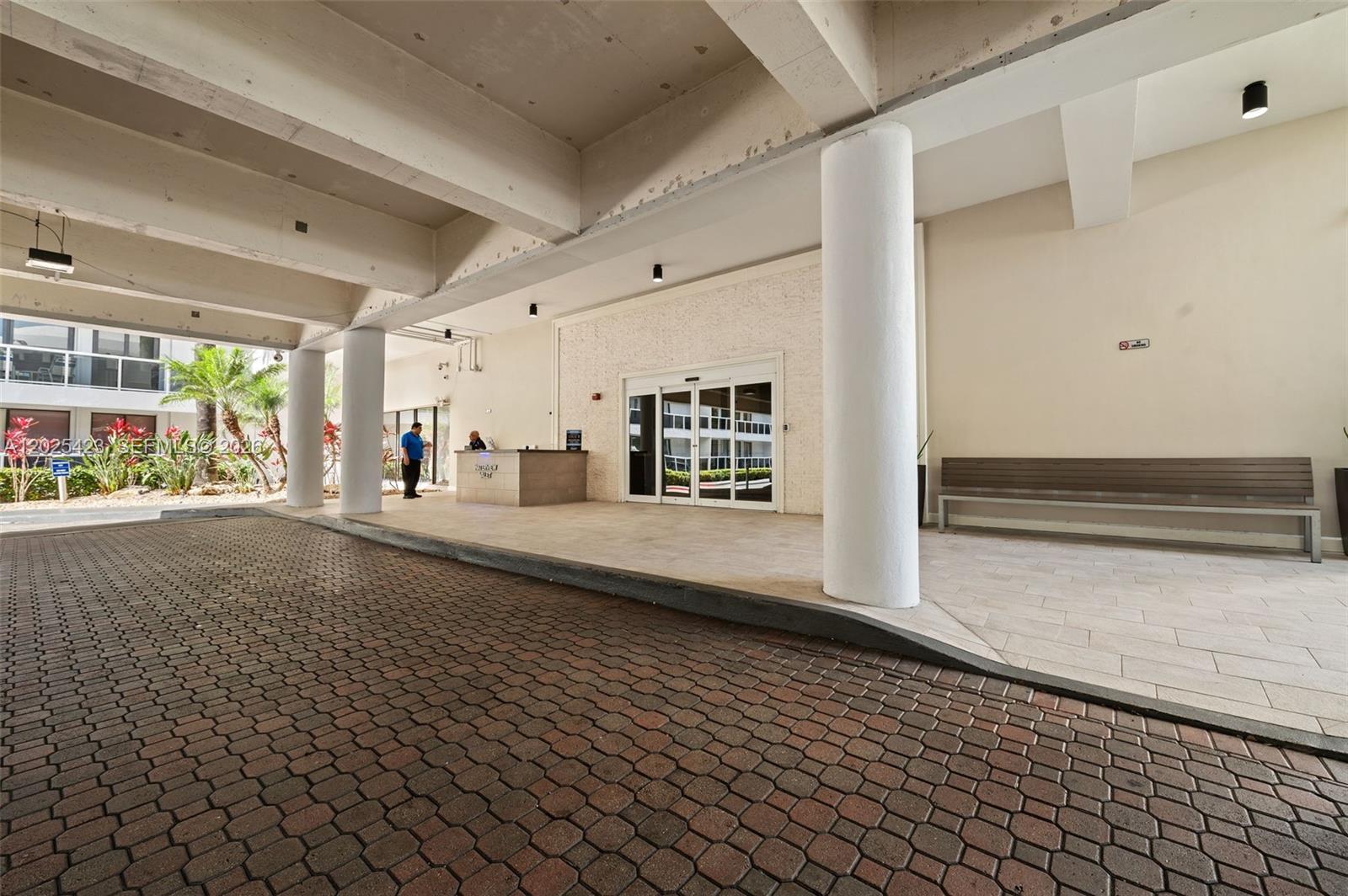 Photo of 20505 Country Club Dr  #1231, Aventura, Florida, 33180 - 