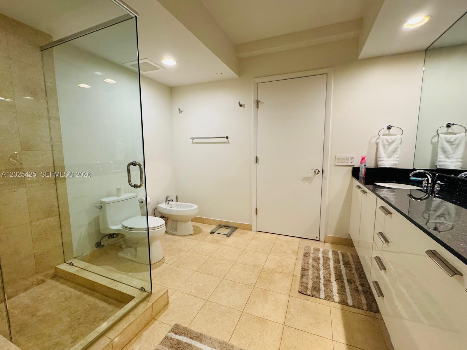 1404 3 / 3 1675 sq. ft. $ 2026-05-26 0 Photo