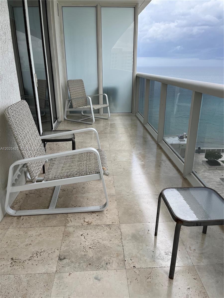 1404 3 / 3 1675 sq. ft. $ 2026-05-26 0 Photo