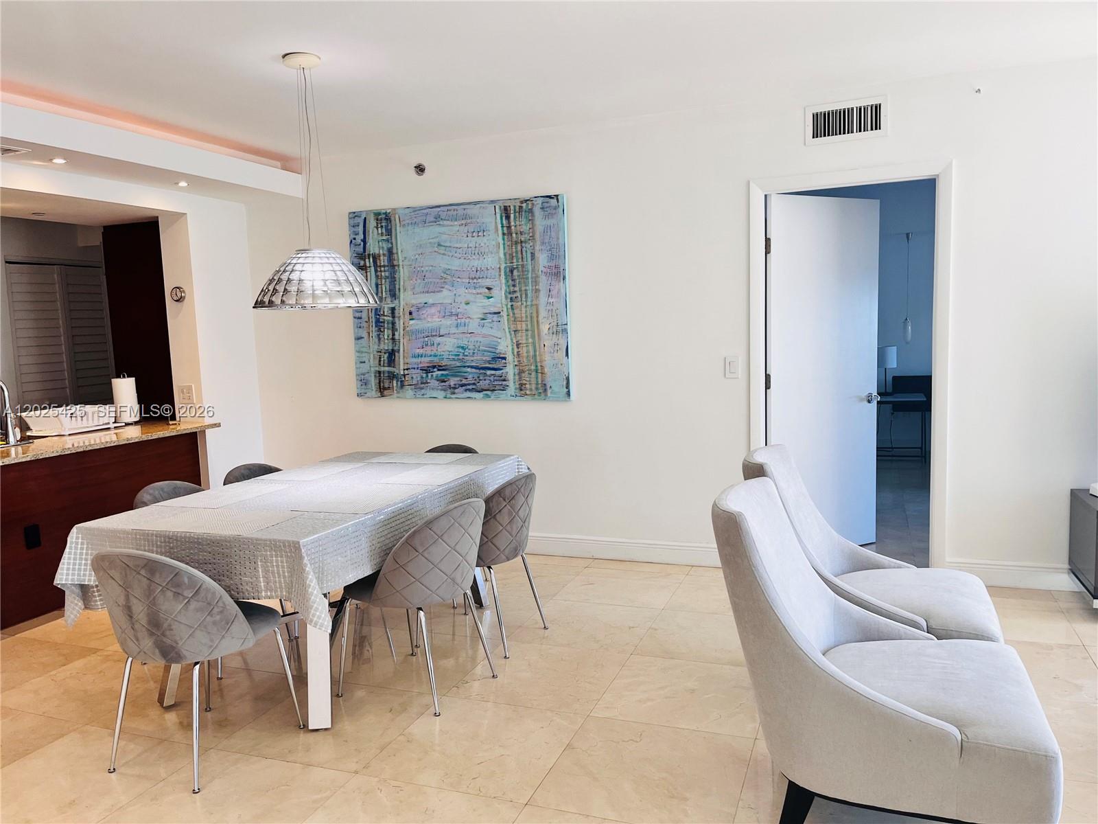 1404 3 / 3 1675 sq. ft. $ 2026-05-26 0 Photo