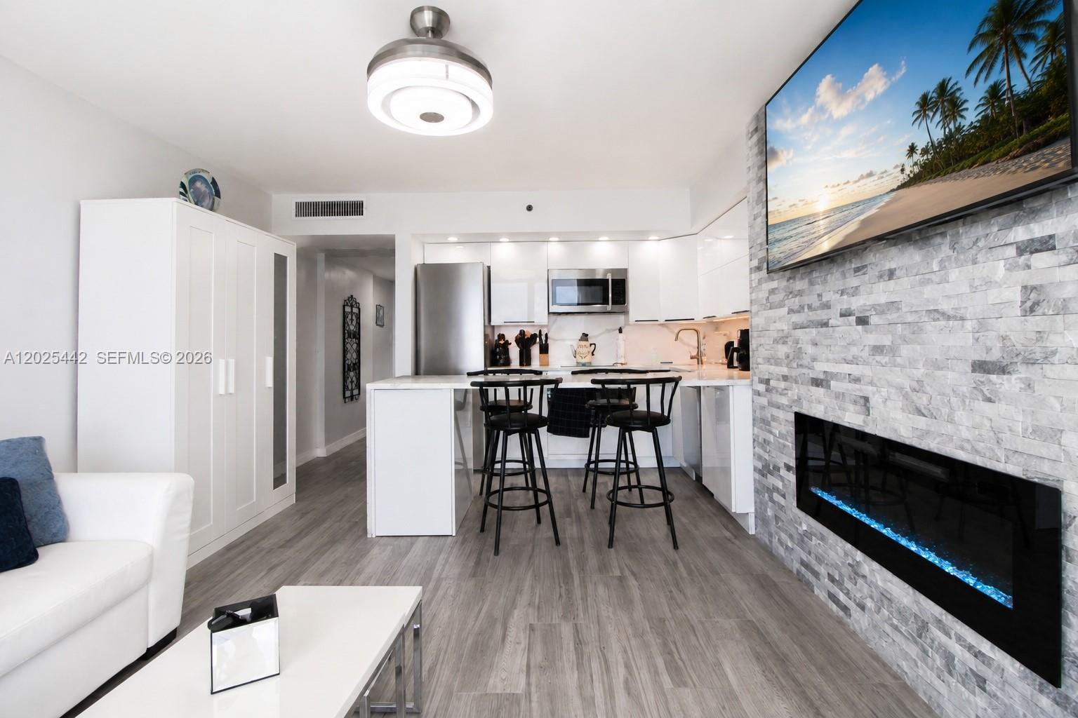 Photo of 19201 Collins Ave  #916, Sunny Isles Beach, Florida, 33160 - 