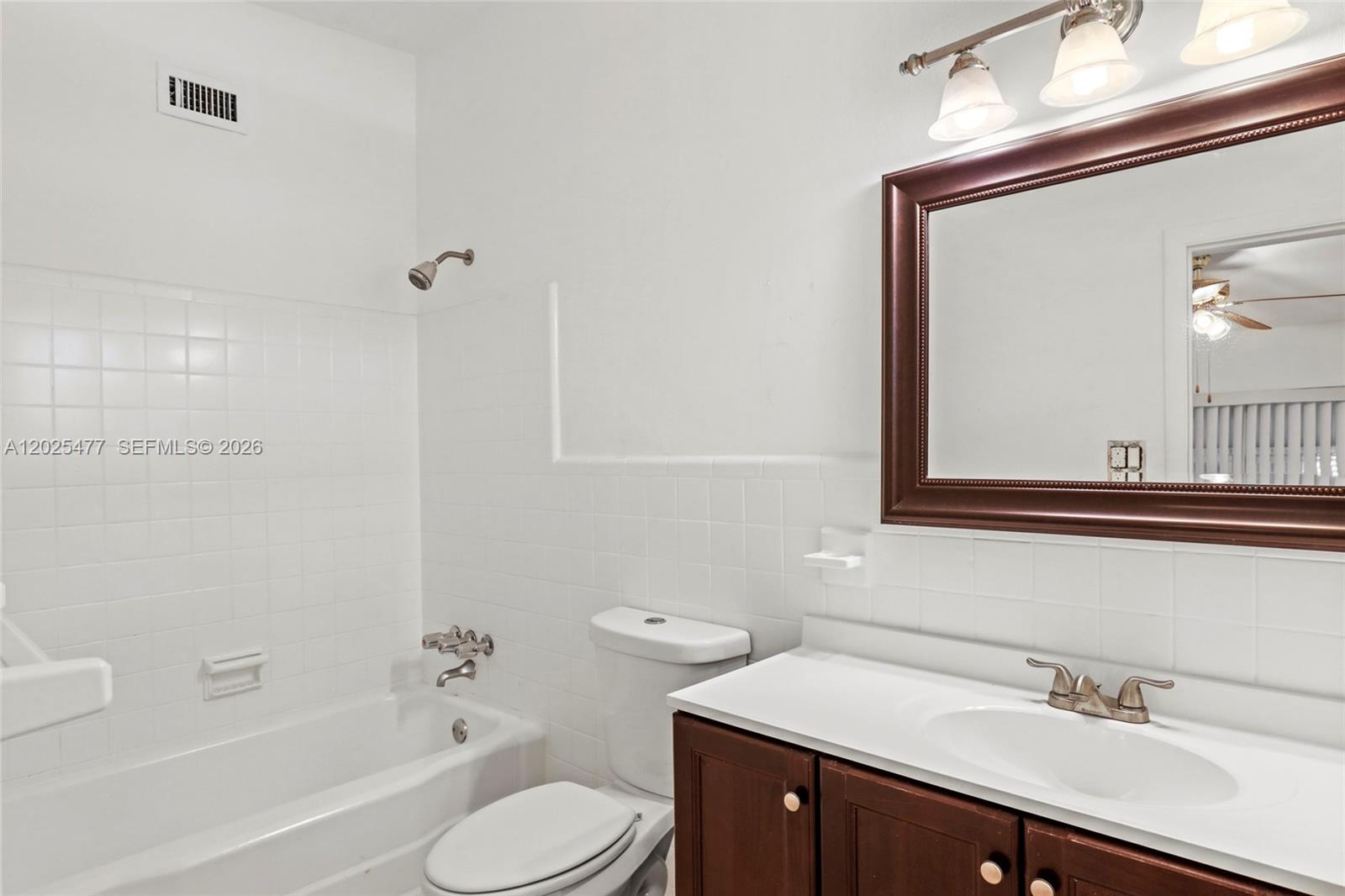 Ver detalles 310 5 / 3 3256 sq. ft. $ 2026-05-26 0 foto