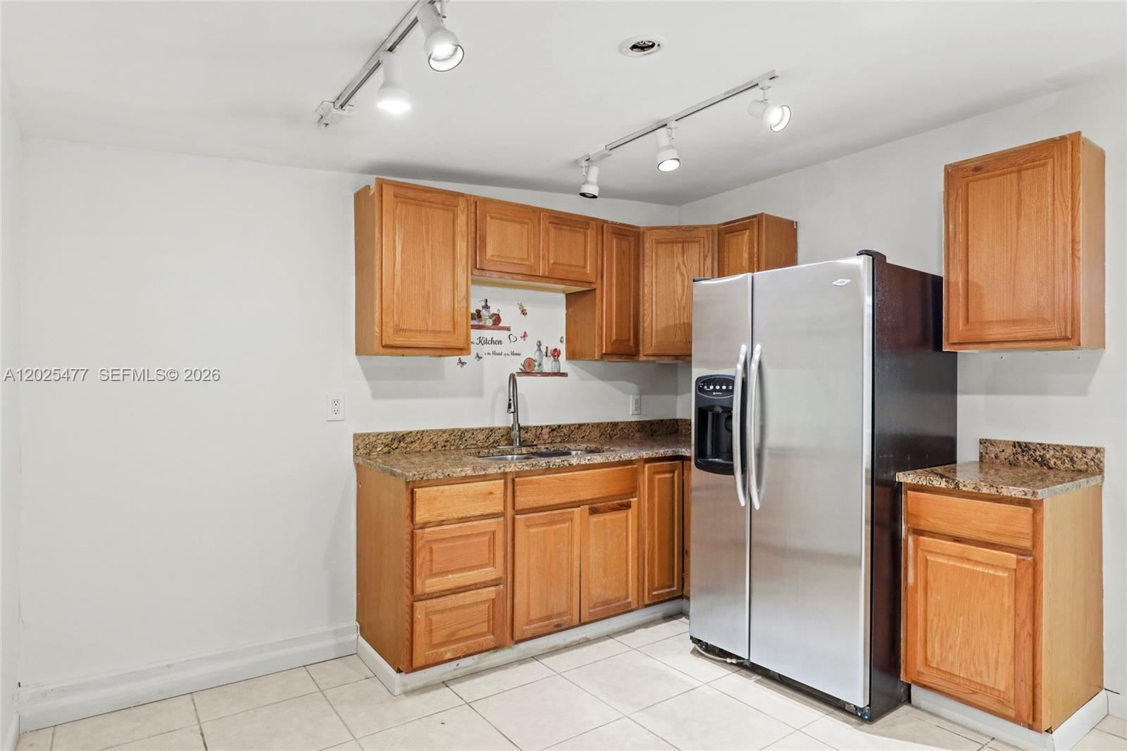 Ver detalles 310 5 / 3 3256 sq. ft. $ 2026-05-26 0 foto