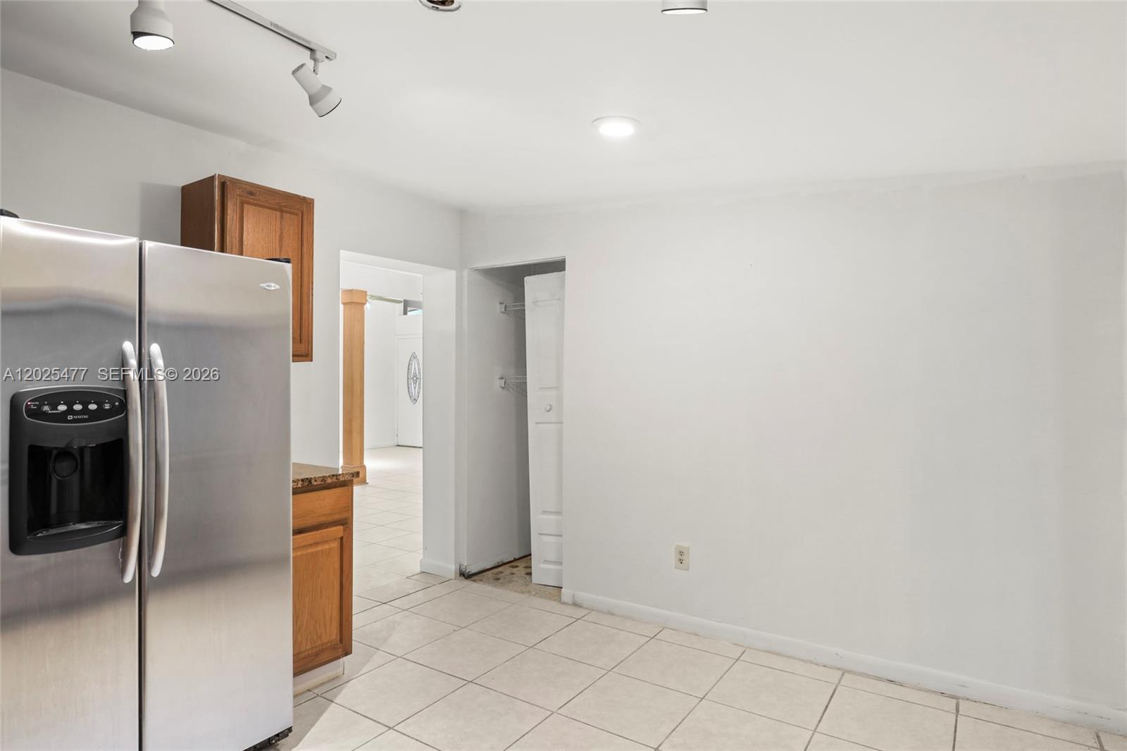 Ver detalles 310 5 / 3 3256 sq. ft. $ 2026-05-26 0 foto
