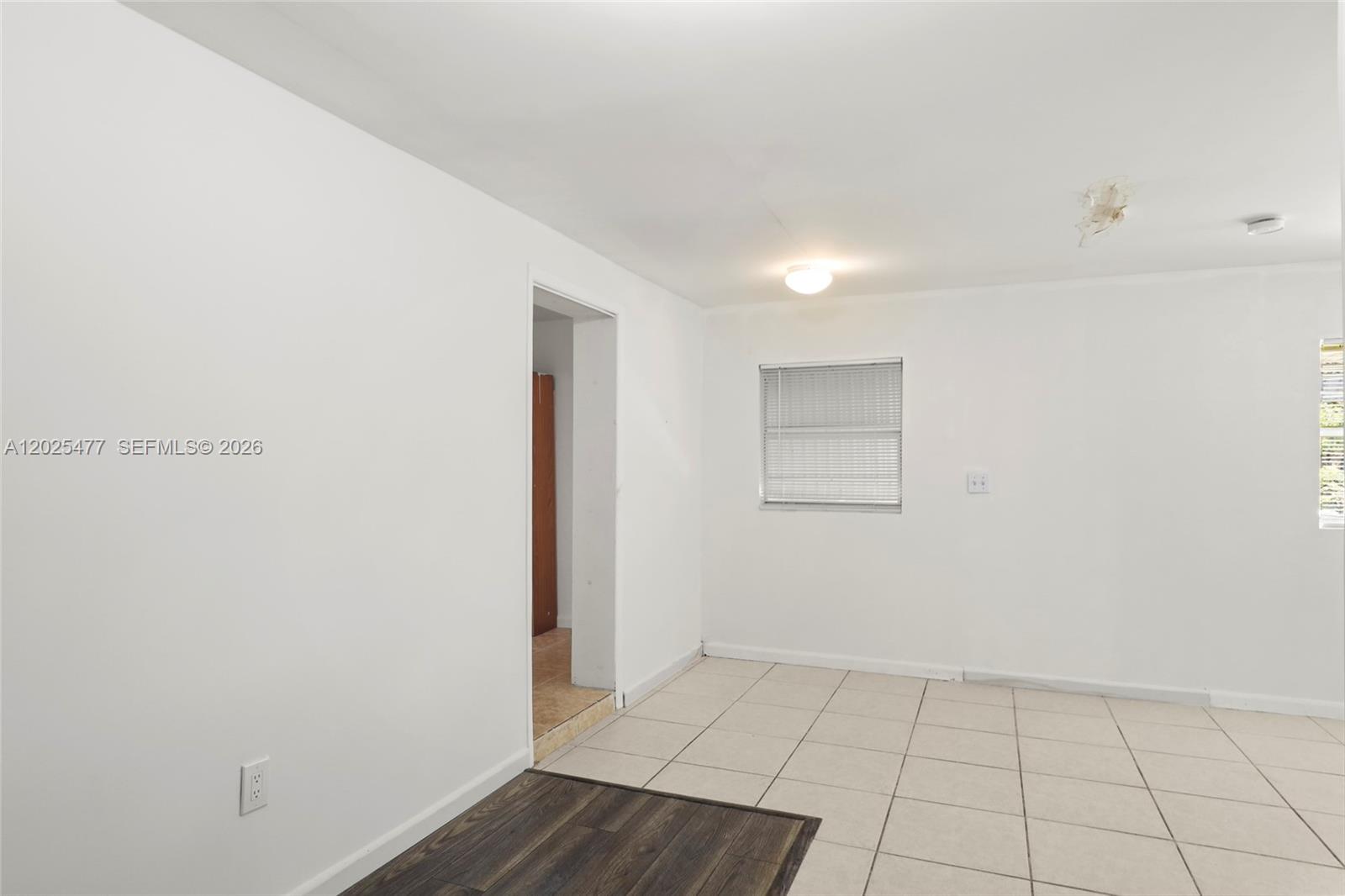 Ver detalles 310 5 / 3 3256 sq. ft. $ 2026-05-26 0 foto