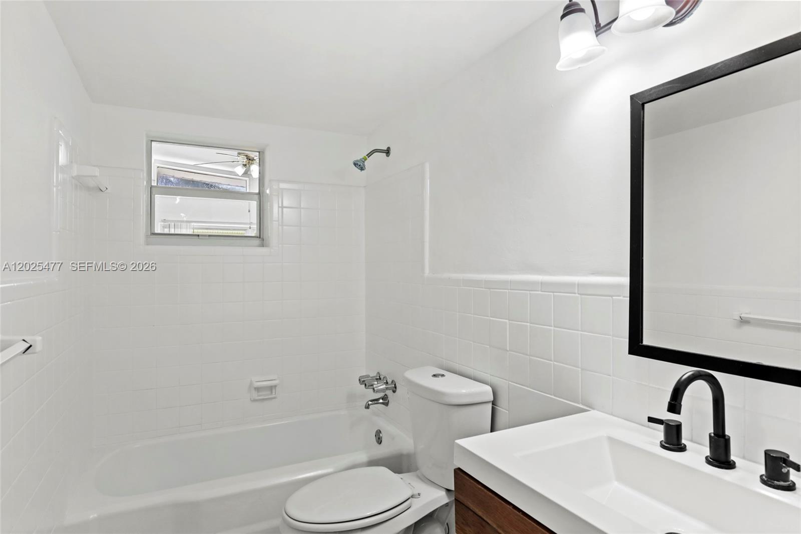 Ver detalles 310 5 / 3 3256 sq. ft. $ 2026-05-26 0 foto