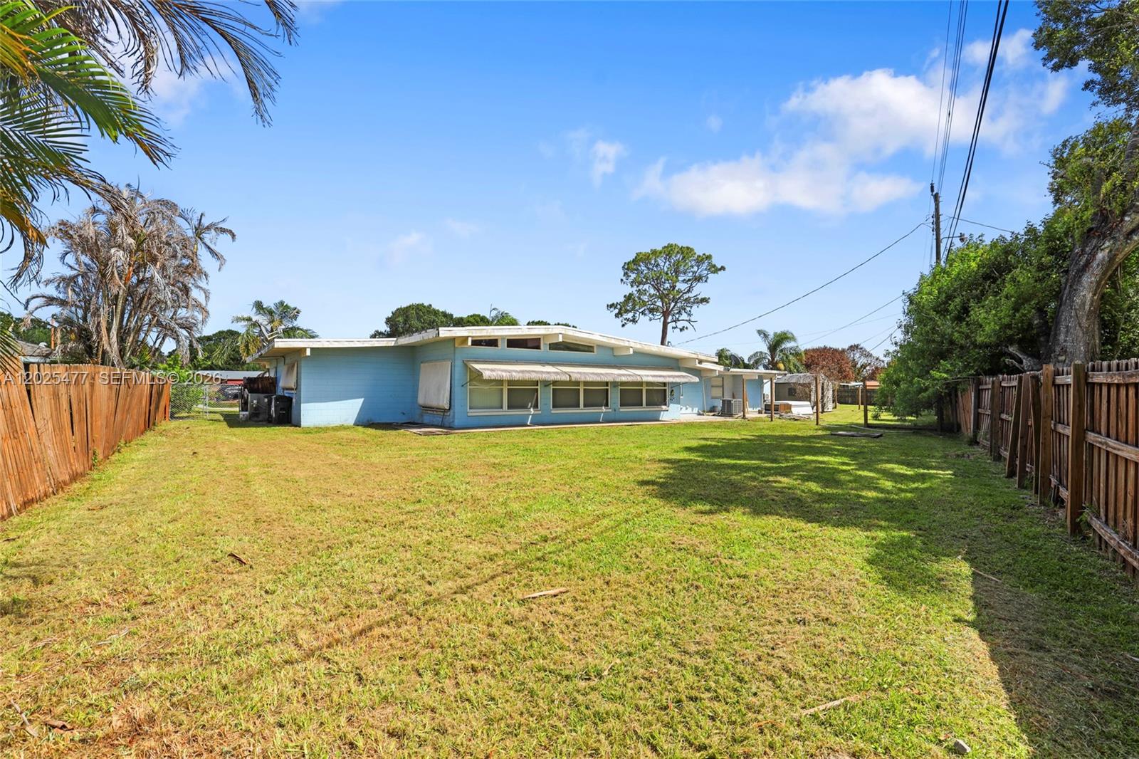 Ver detalles 310 5 / 3 3256 sq. ft. $ 2026-05-26 0 foto