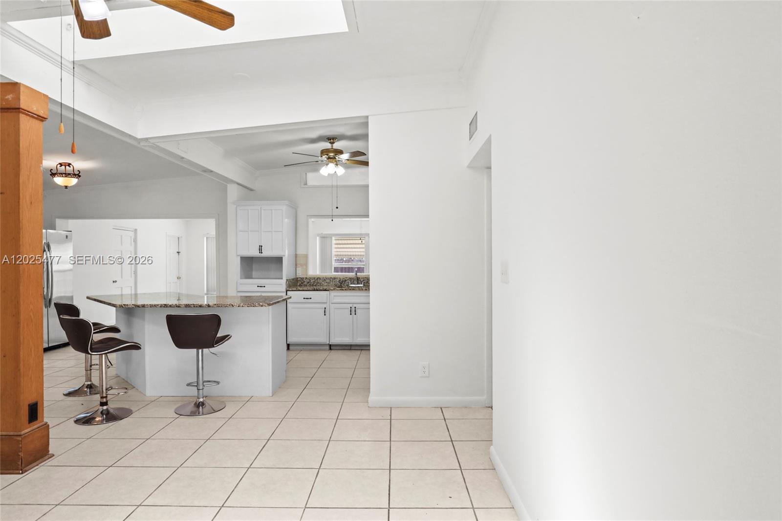 Ver detalles 310 5 / 3 3256 sq. ft. $ 2026-05-26 0 foto