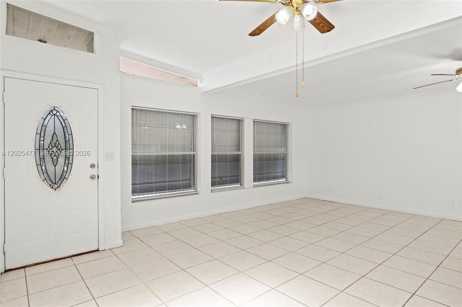 Ver detalles 310 5 / 3 3256 sq. ft. $ 2026-05-26 0 foto