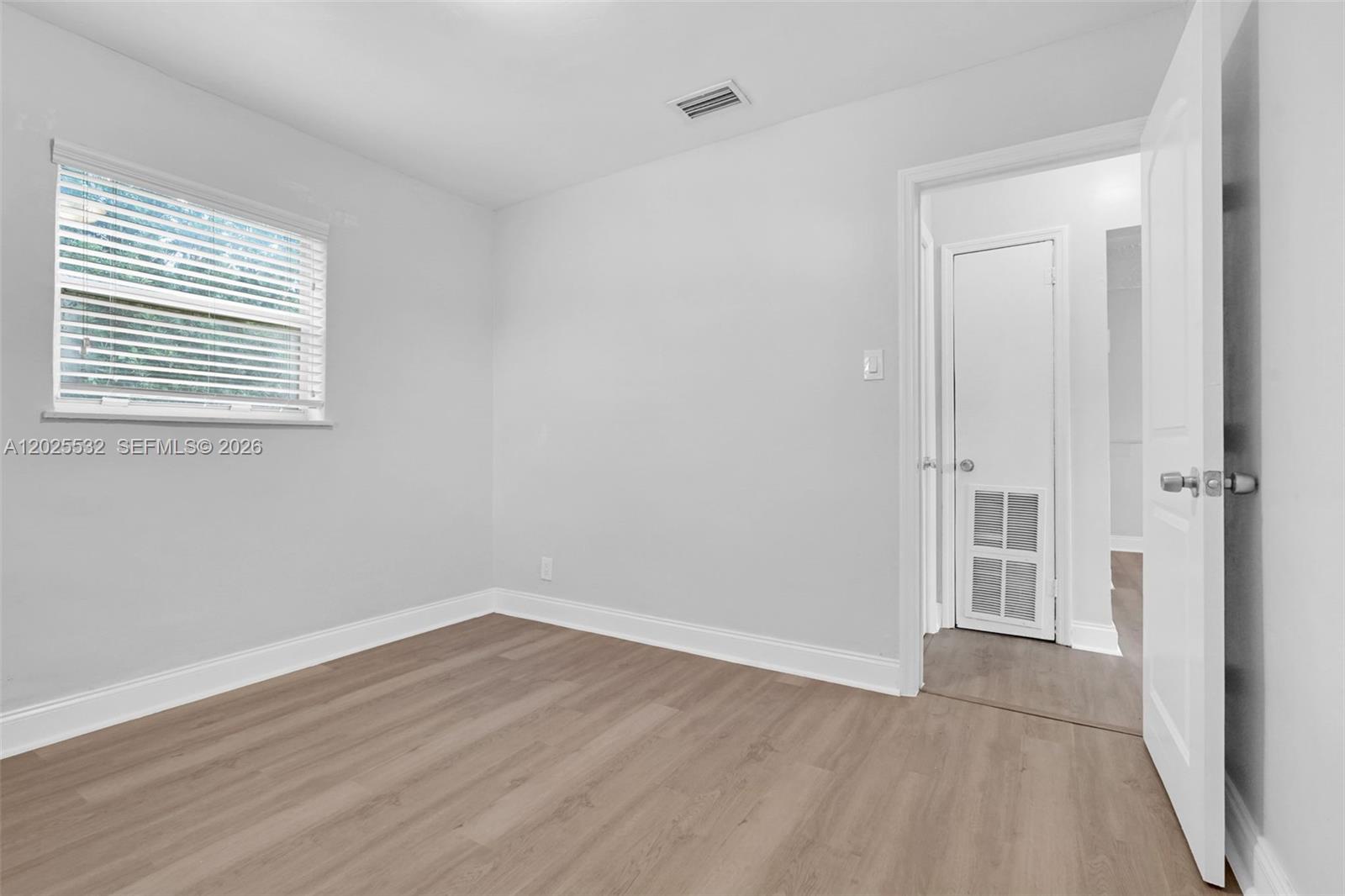See details / 1250 sq. ft. $ 2026-05-26 0 Photo