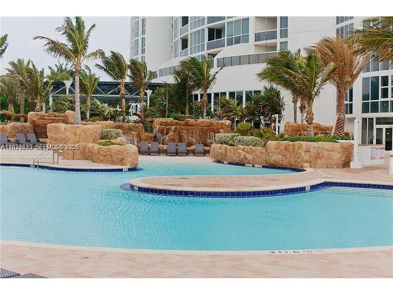 5303 1 / 2 914 sq. ft. $ 2026-07-28 0 Photo