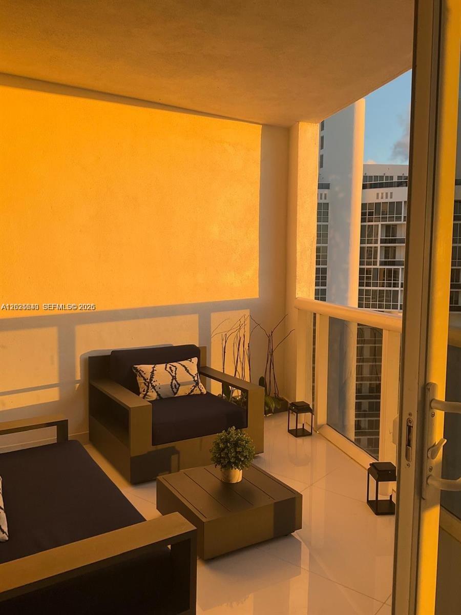5303 1 / 2 914 sq. ft. $ 2026-05-26 0 Photo