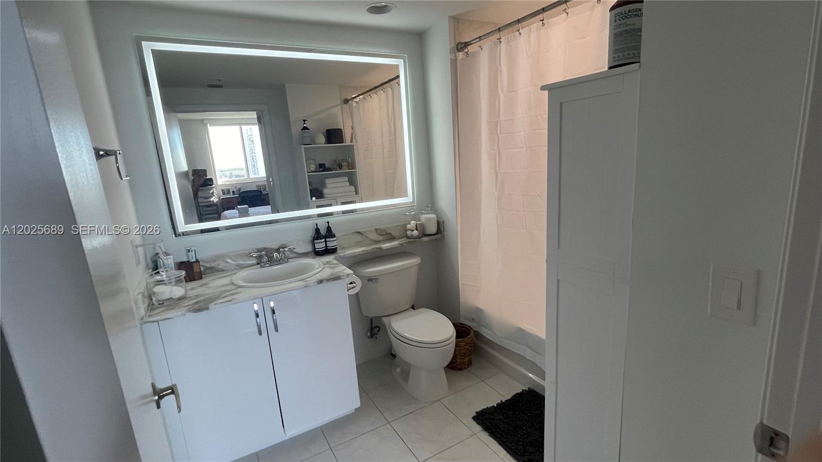 Photo of 18800 29th Ave #818, Aventura, Florida, 33180 - Main bathroom