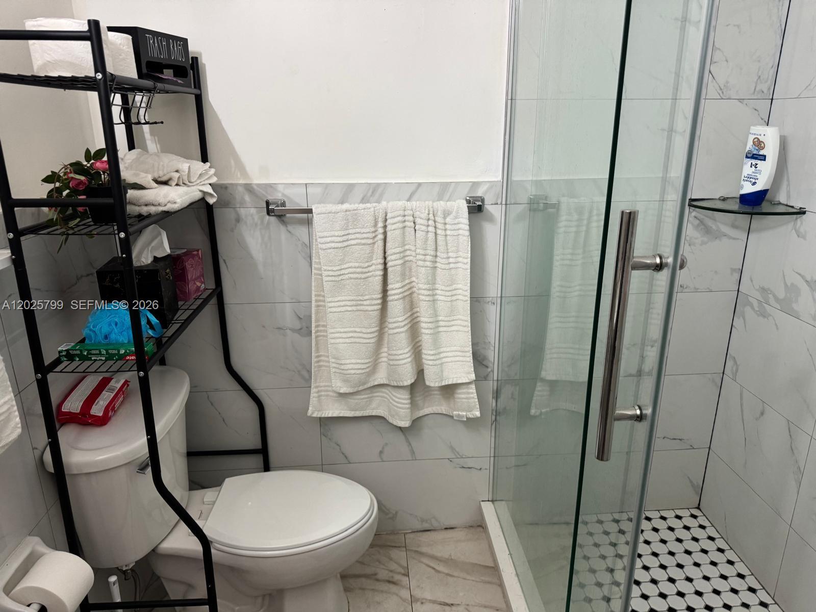 See details / 3214 sq. ft. $ 2026-05-27 0 Photo