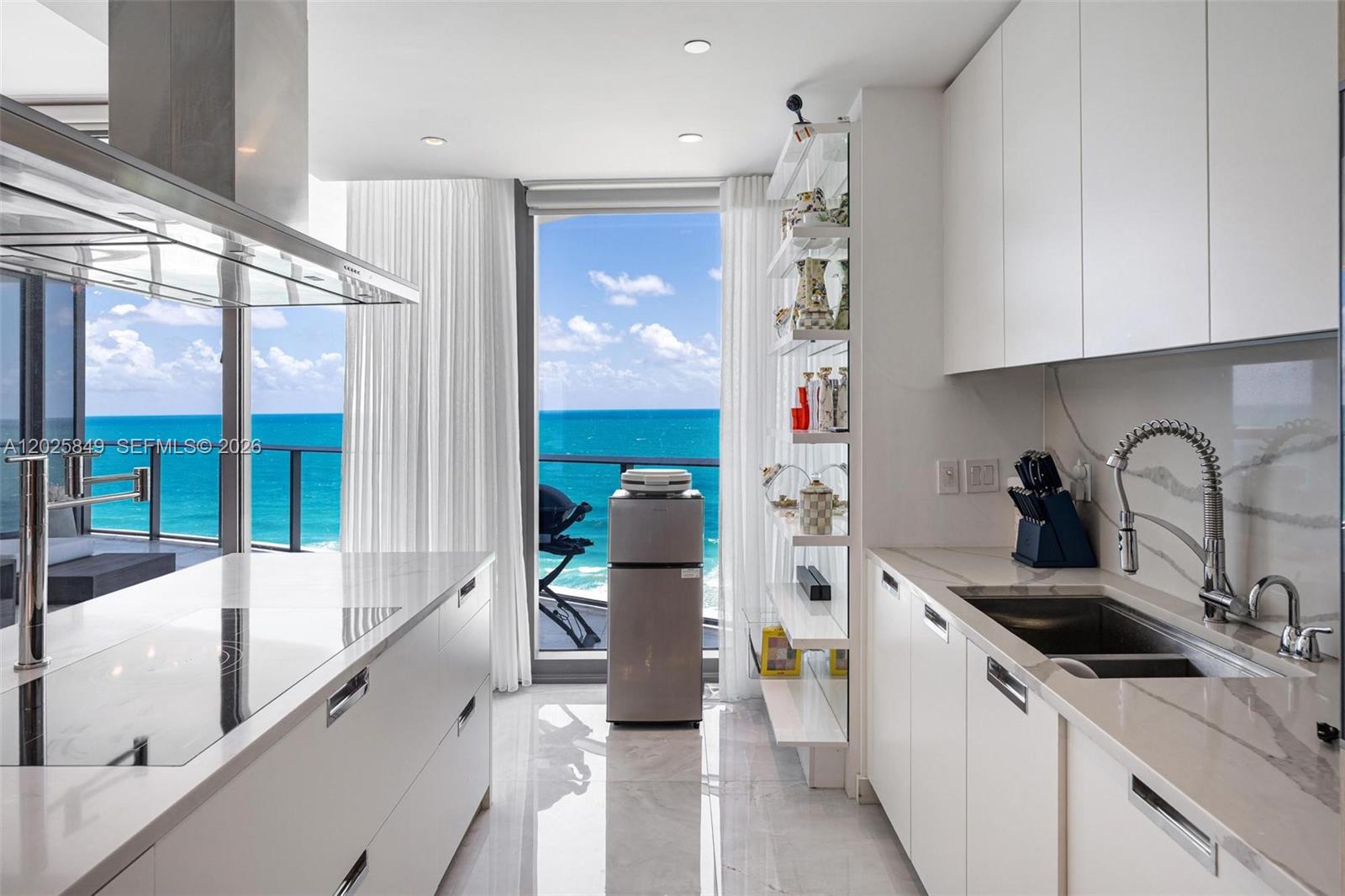 Ver detalles 802 3 / 4 2137 sq. ft. $ 2026-05-27 0 foto