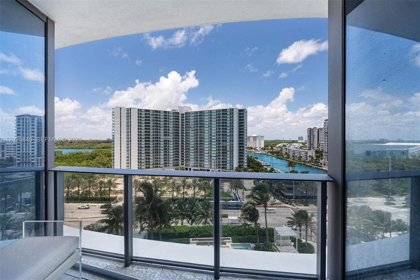 Ver detalles 802 3 / 4 2137 sq. ft. $ 2026-05-27 0 foto