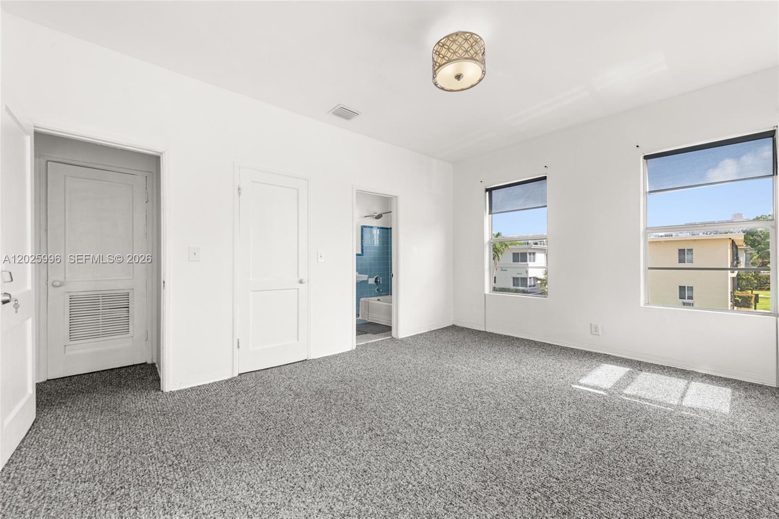   /  4952 sq. ft. $ 2026-05-27 0 Photo