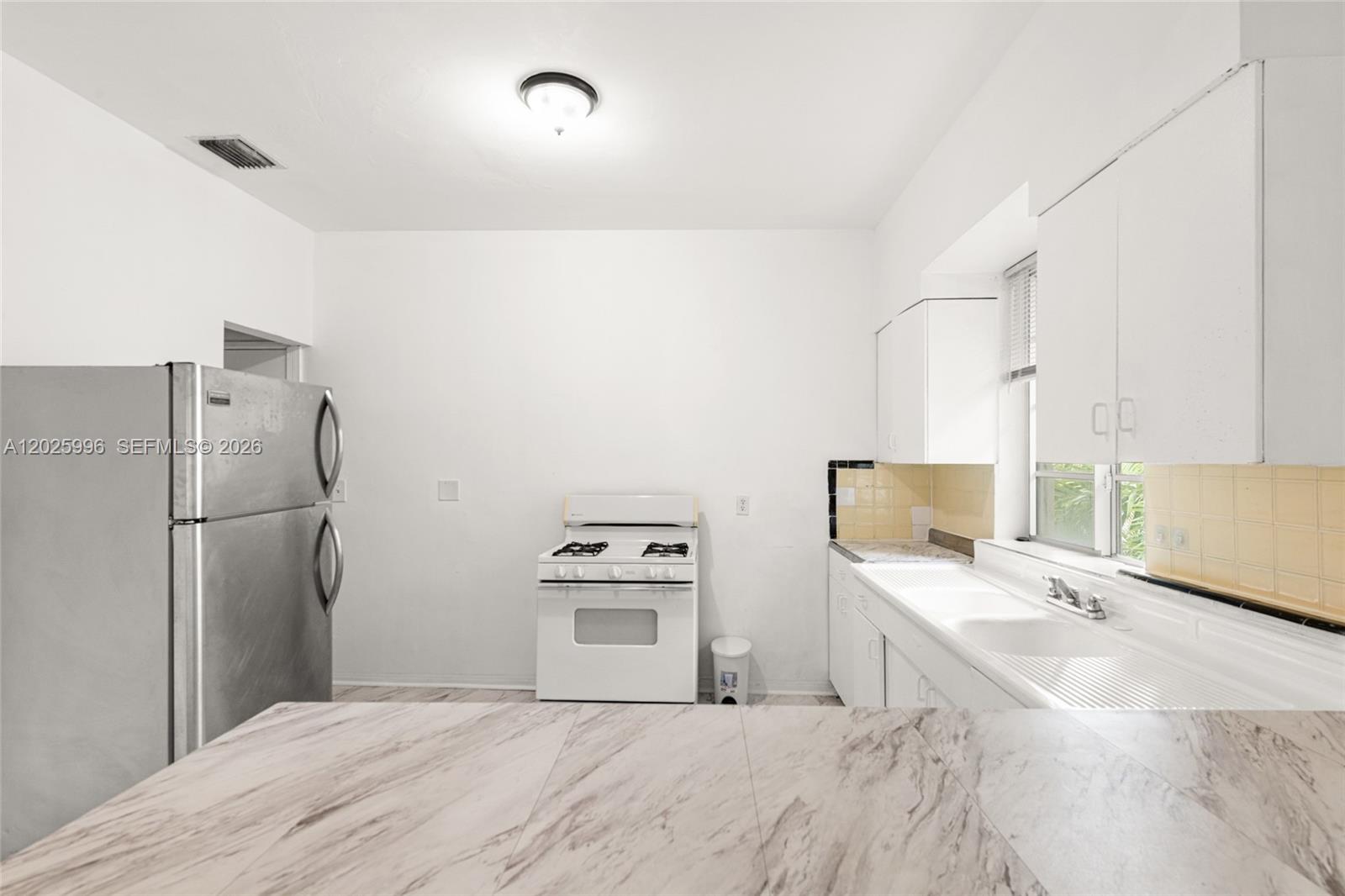   /  4952 sq. ft. $ 2026-05-27 0 Photo