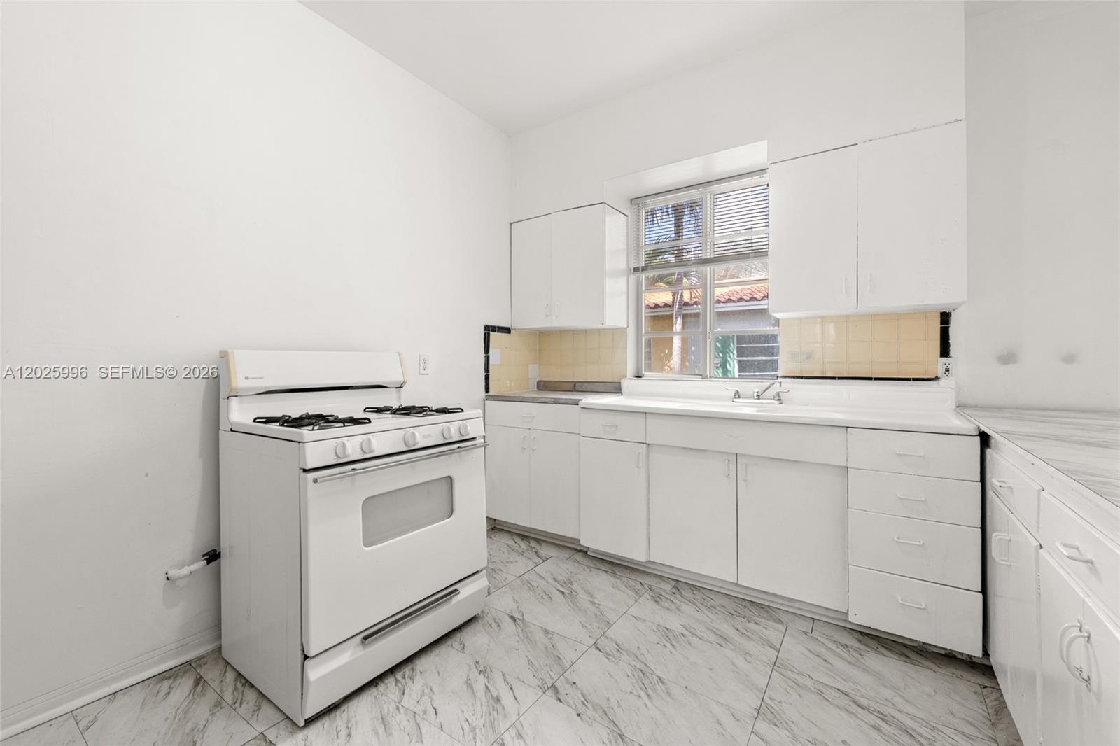   /  4952 sq. ft. $ 2026-05-27 0 Photo
