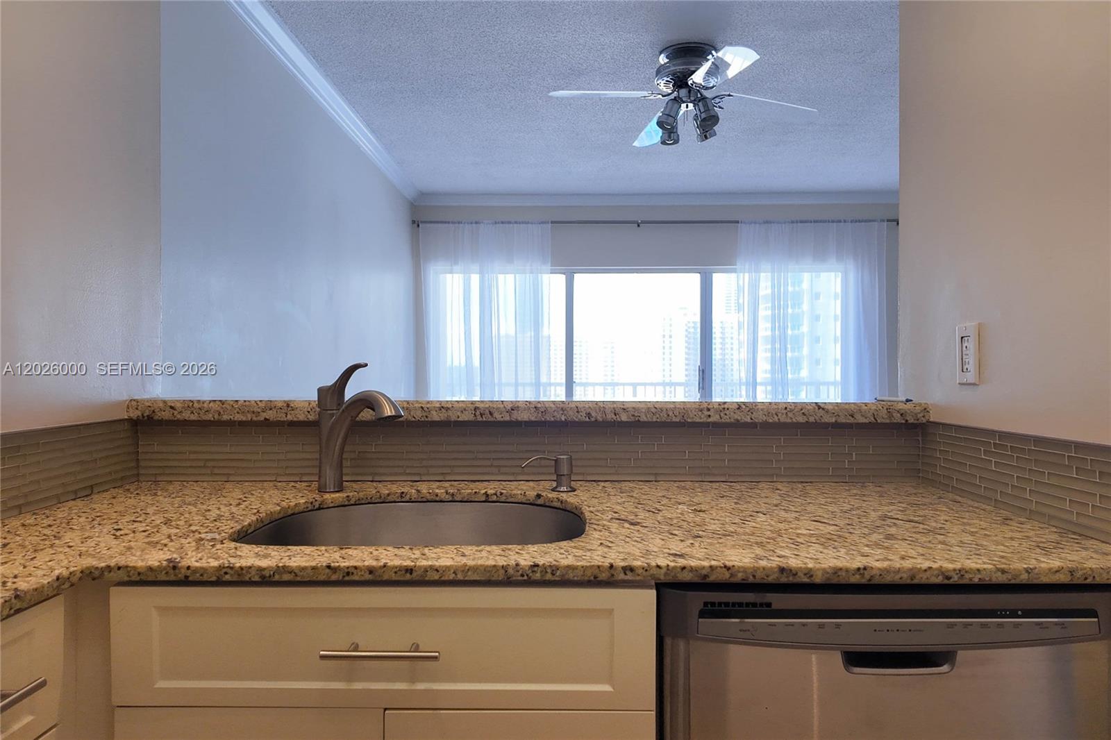 See details 9L 1 / 1 545 sq. ft. $ 2026-05-27 0 Photo