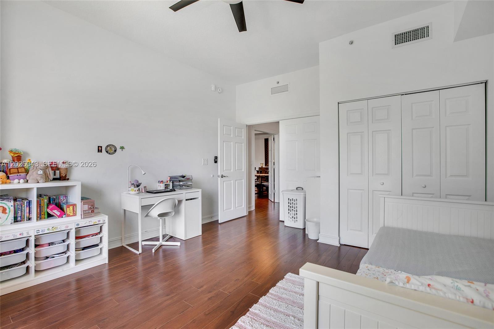 Photo of 3001 185th St  #610, Aventura, Florida, 33180 - 