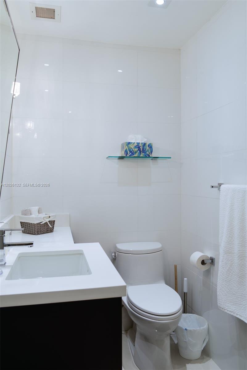 9N 1 / 2 870 sq. ft. $ 2026-05-27 0 Photo