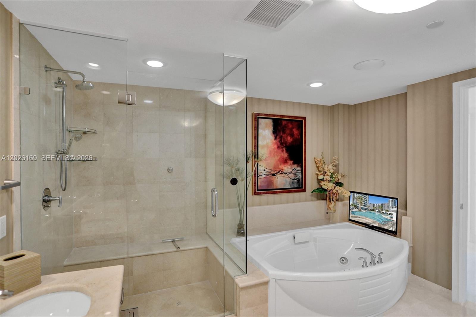 Photo of 3101 Ocean Dr  #2005 (available June 18 ), Hollywood, Florida, 33019 - 