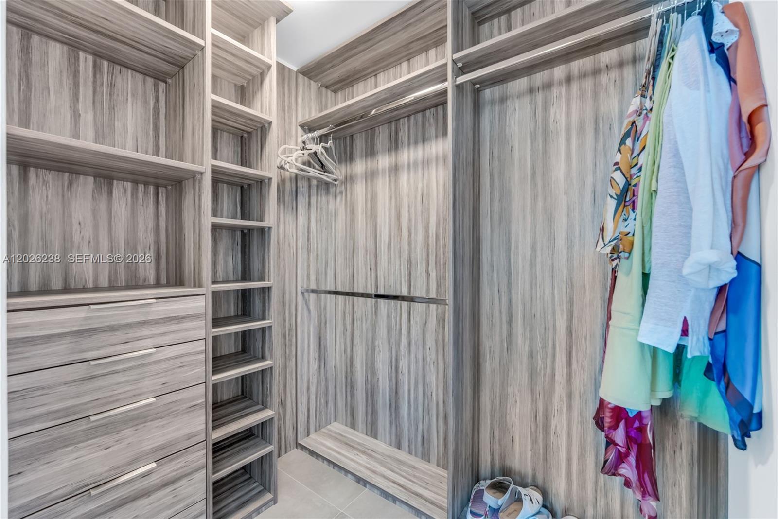 See details 4-905 2 / 3 1541 sq. ft. $ 2026-05-27 0 Photo