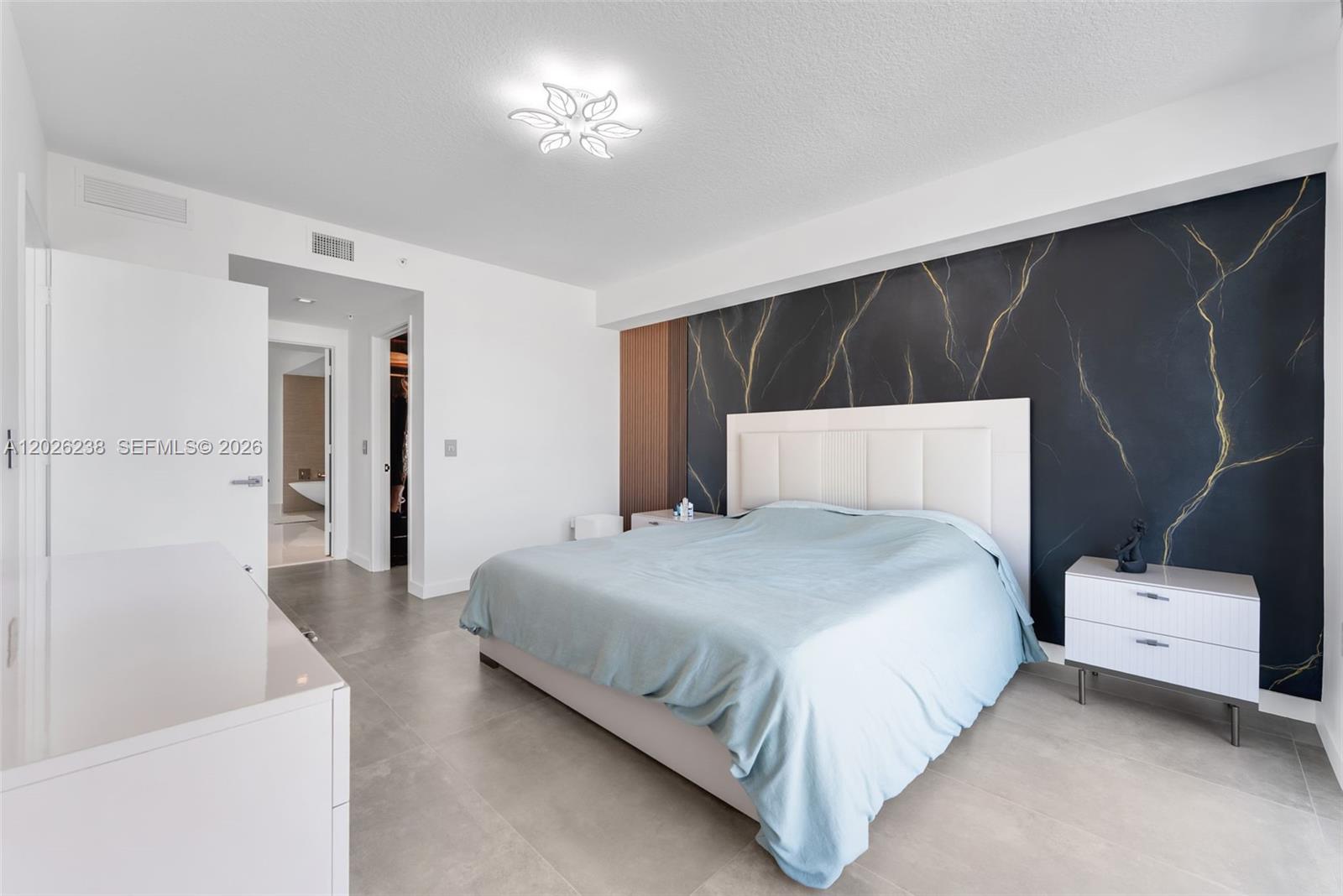 See details 4-905 2 / 3 1541 sq. ft. $ 2026-05-27 0 Photo
