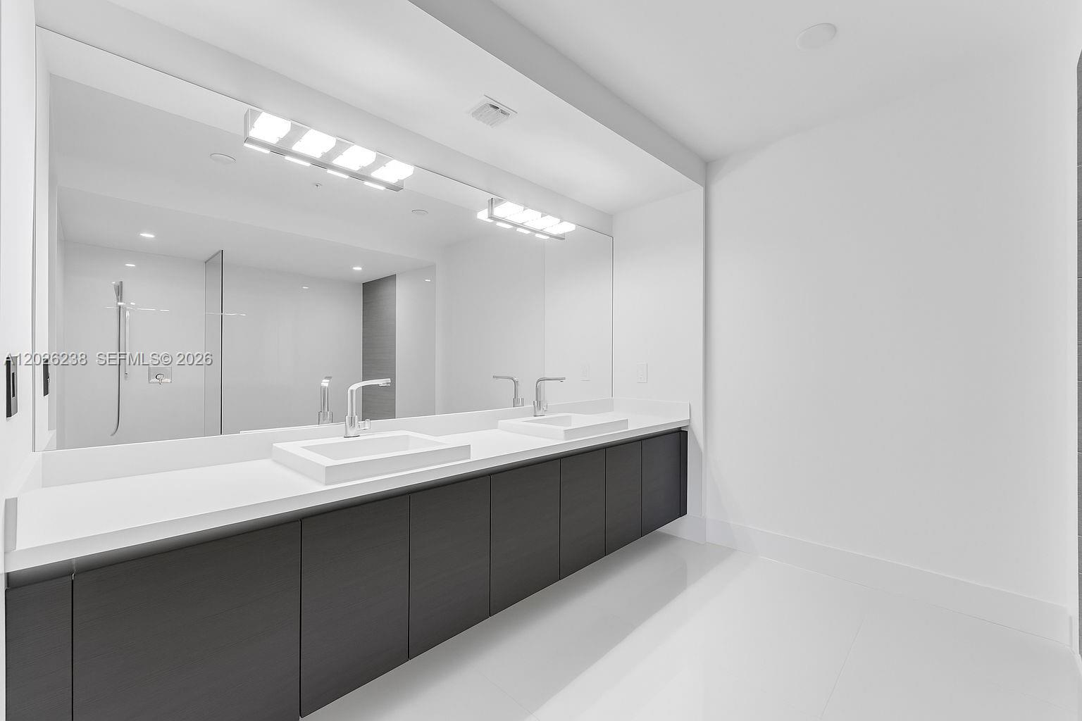 See details 4-905 2 / 3 1541 sq. ft. $ 2026-05-27 0 Photo