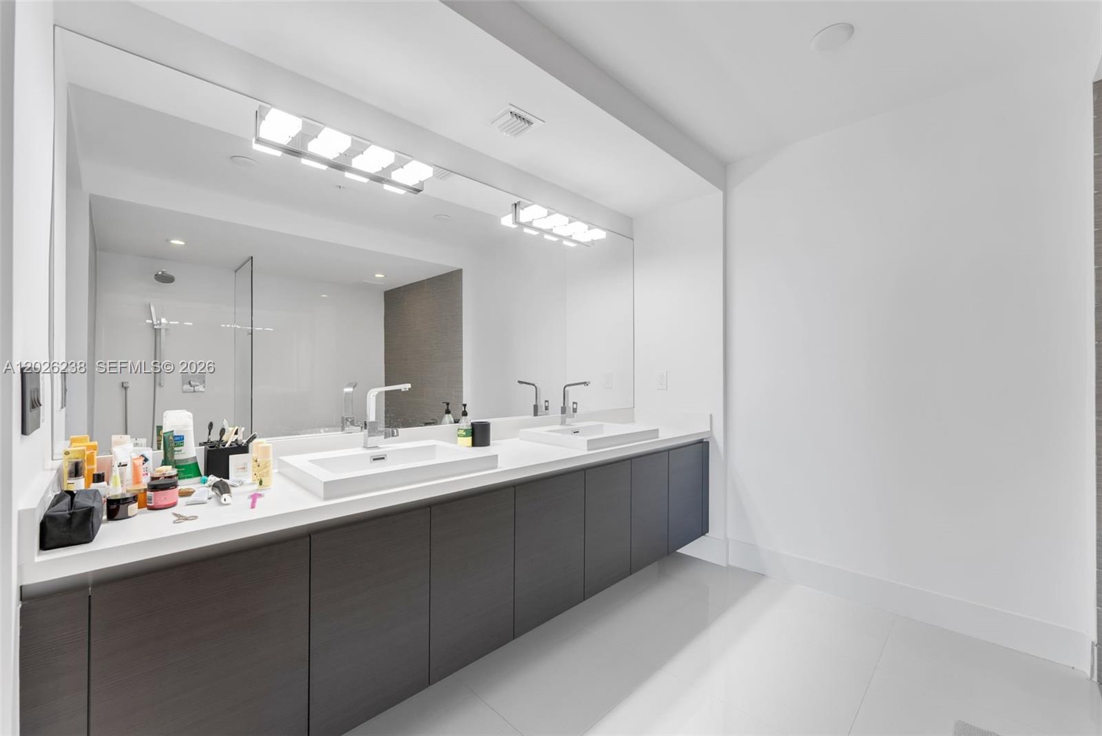See details 4-905 2 / 3 1541 sq. ft. $ 2026-05-27 0 Photo