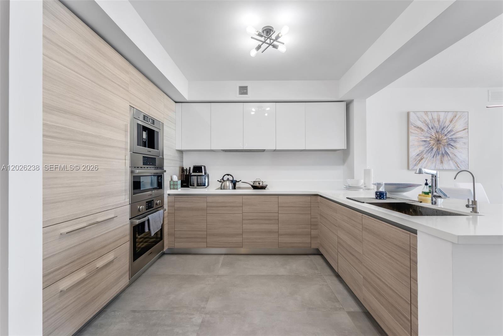 See details 4-905 2 / 3 1541 sq. ft. $ 2026-05-27 0 Photo
