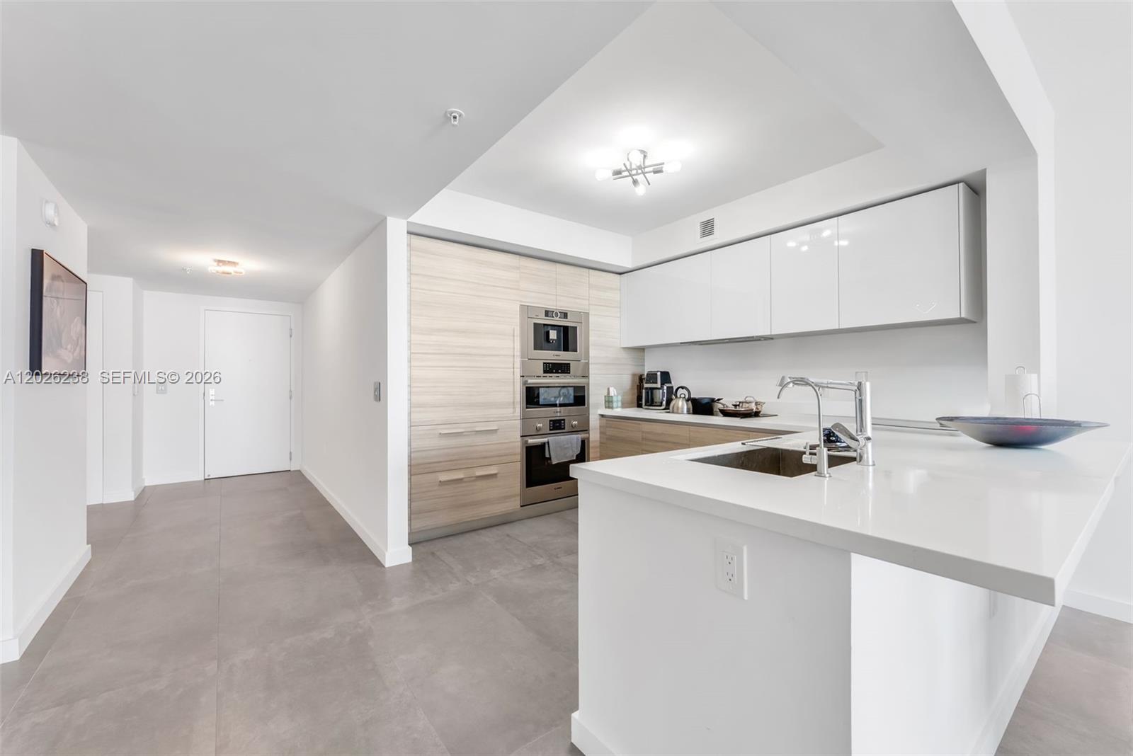 See details 4-905 2 / 3 1541 sq. ft. $ 2026-05-27 0 Photo