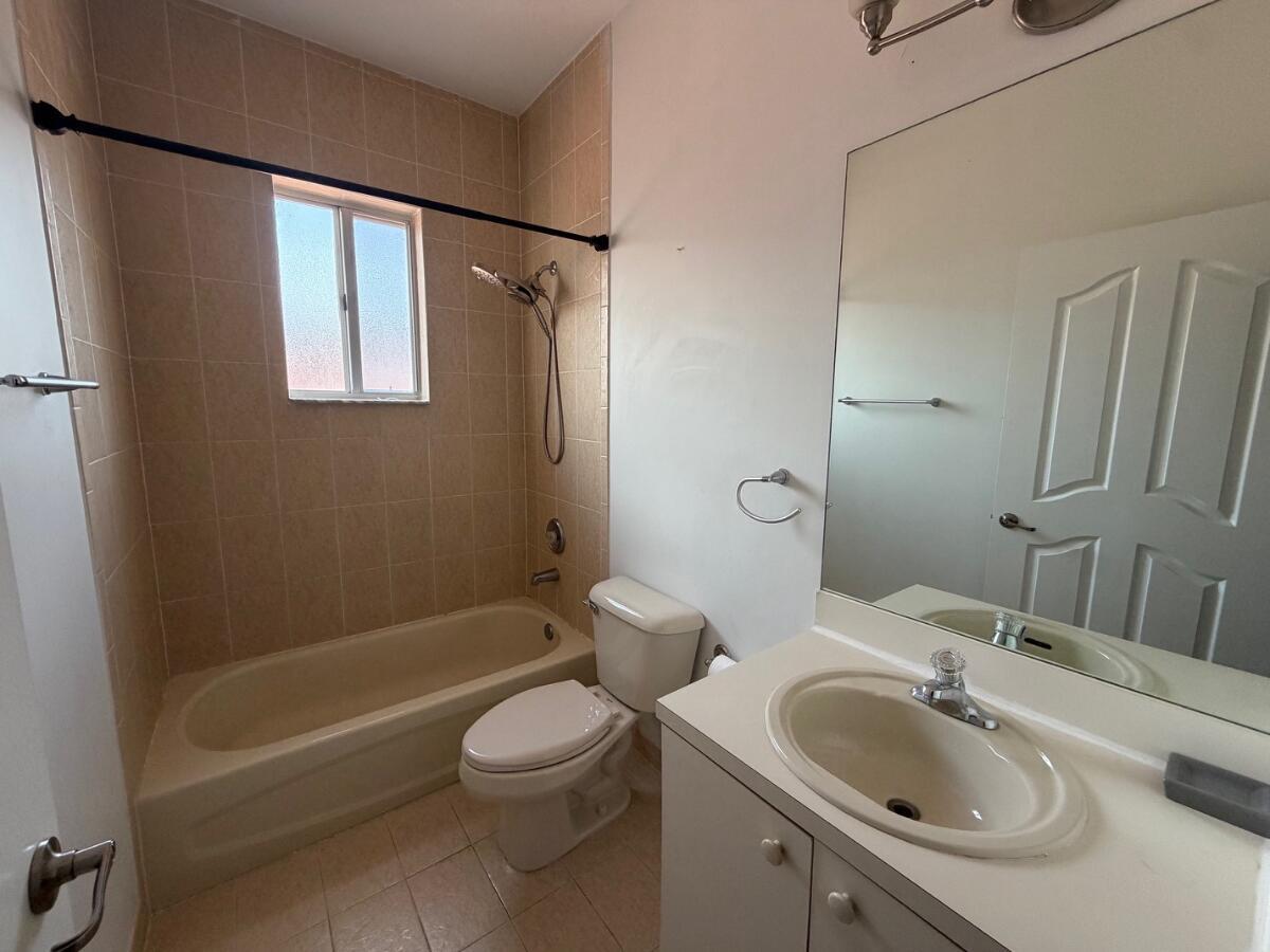 See details 1361 5 / 3 2753 sq. ft. $ 2026-08-11 0 Photo